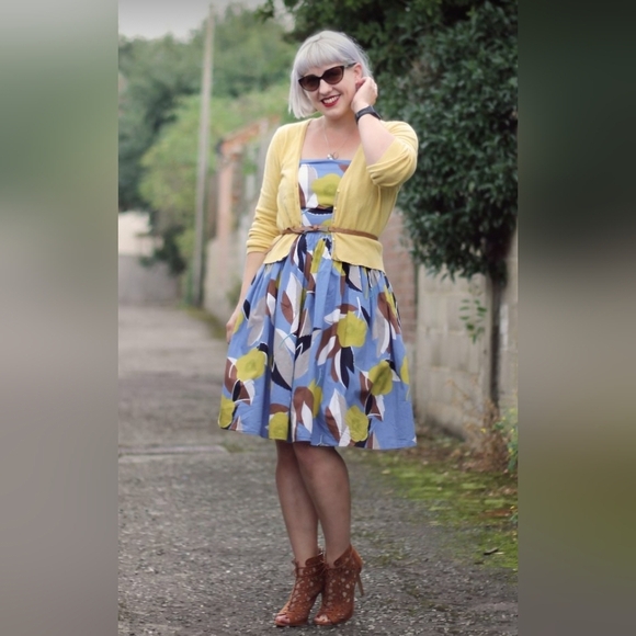 Boden Blue and Yellow Floral Dress - Picture 3 of 13